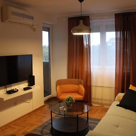 Luxury Apartments Parking In Garage Nis Exterior foto