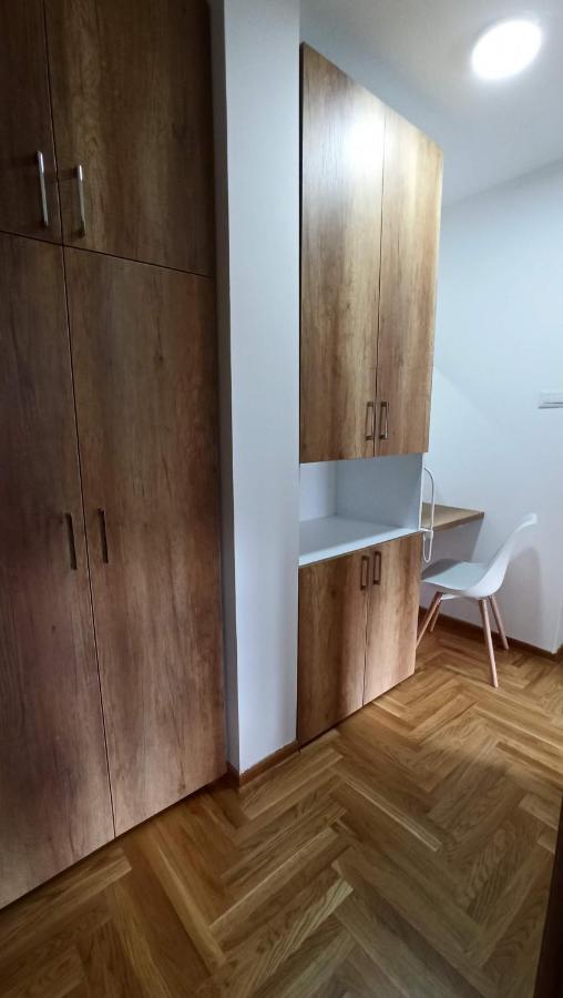 Luxury Apartments Parking In Garage Nis Exterior foto