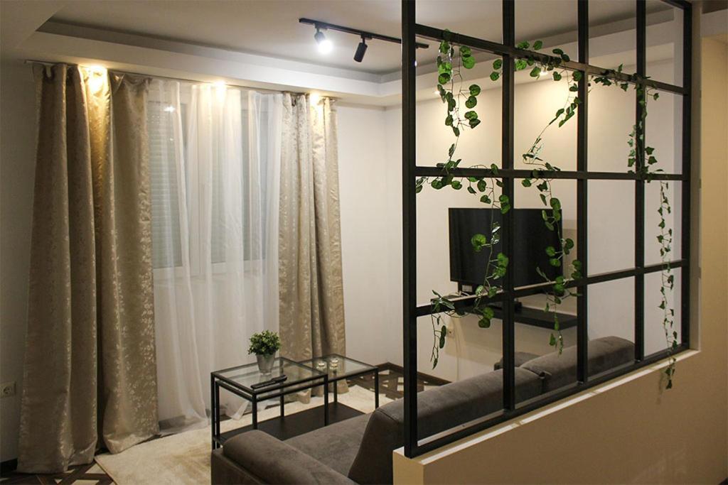 Luxury Apartments Parking In Garage Nis Exterior foto